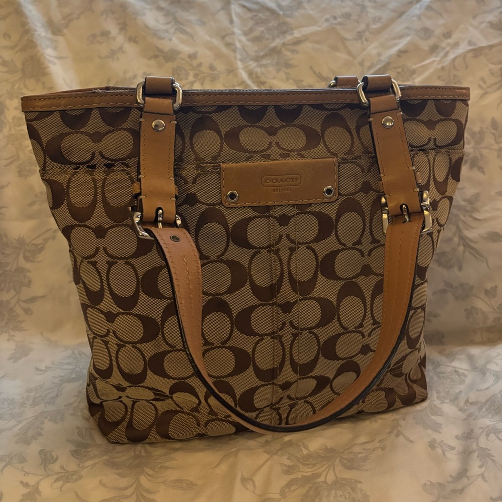 Coach Hampton Signature Canvas With Leather Trim Tote Bag - Picture 6 of 16